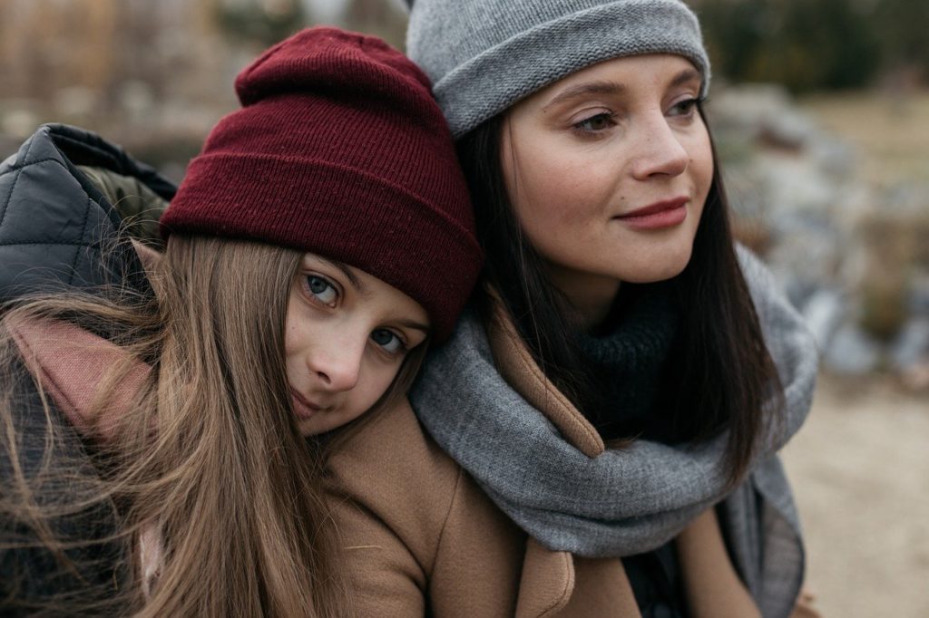 mom and daughter